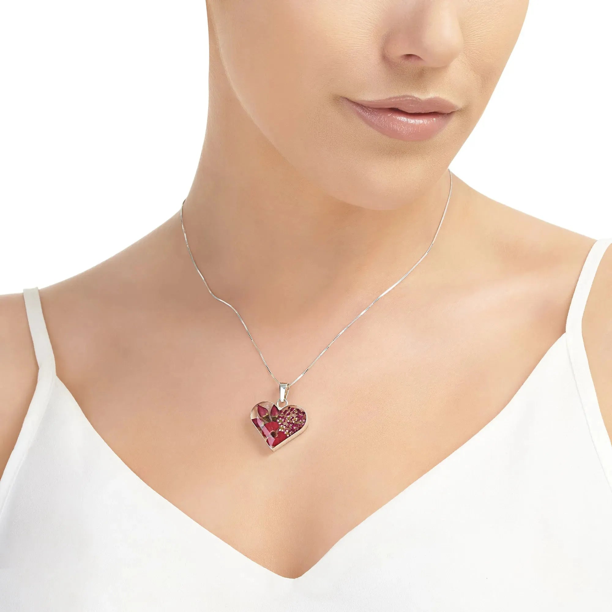 Herzkette aus Sterlingsilber, handgefertigt mit echten Blumen von Shrieking Violet - Bohemia-Kollektion - Poppy & Rose - Herzanhänger mit Kette